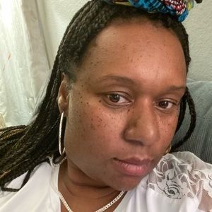 Meet your Posher, Adrianna